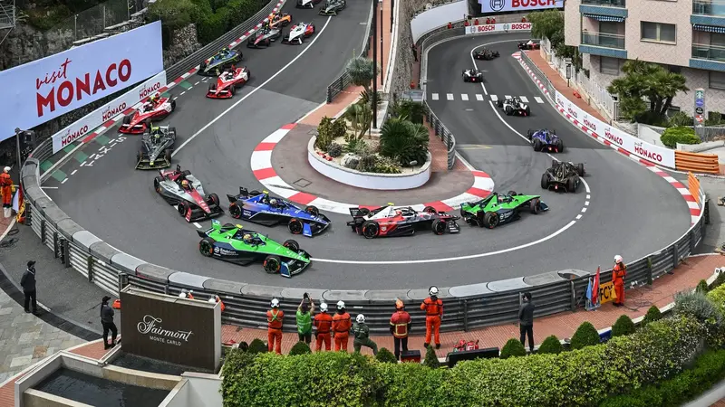 Sainte Dévote curve